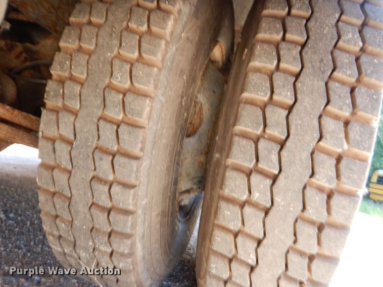 image for item JO9035 2006 Thomas FS65  school bus