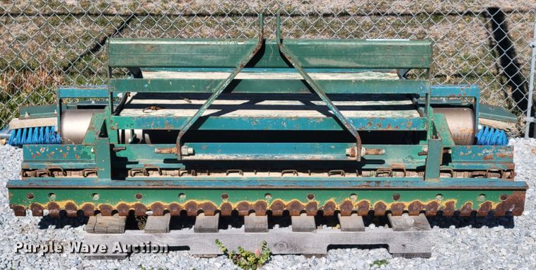 image for item JY9981 Bannerman TruPlay  field groomer