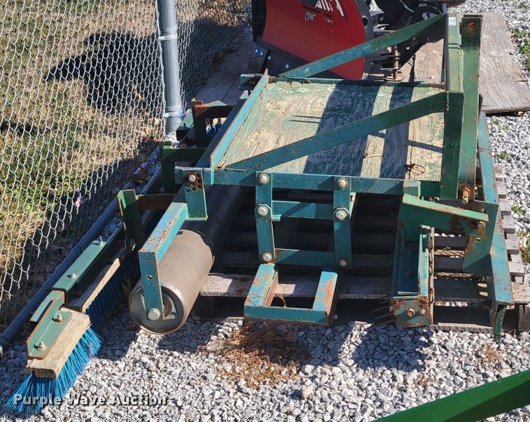 image for item JY9981 Bannerman TruPlay  field groomer