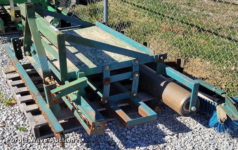 image for item JY9981 Bannerman TruPlay  field groomer