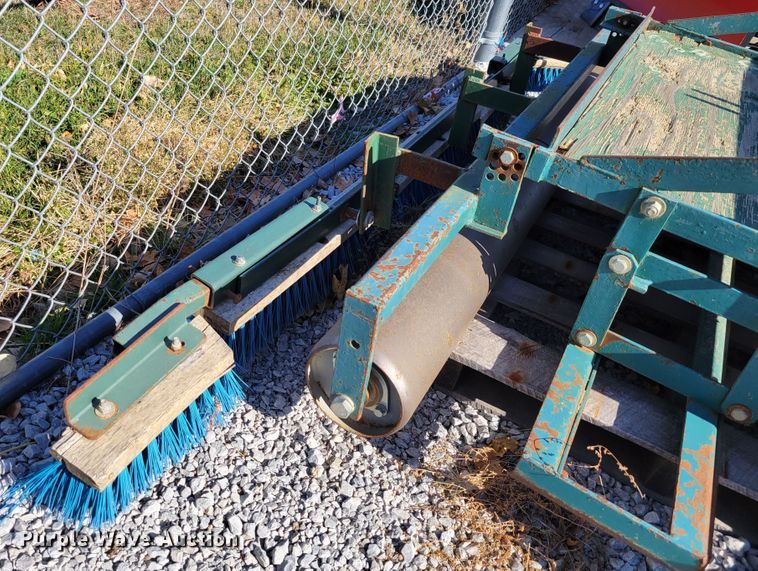 image for item JY9981 Bannerman TruPlay  field groomer