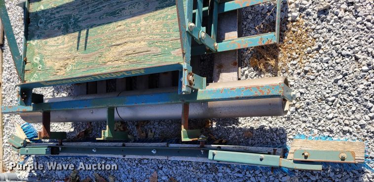 image for item JY9981 Bannerman TruPlay  field groomer