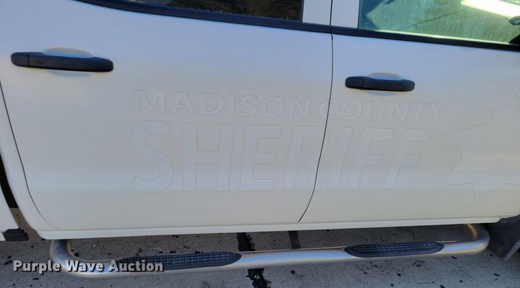 image for item JY9982 2016 Chevrolet Silverado 1500  Crew Cab pickup truck