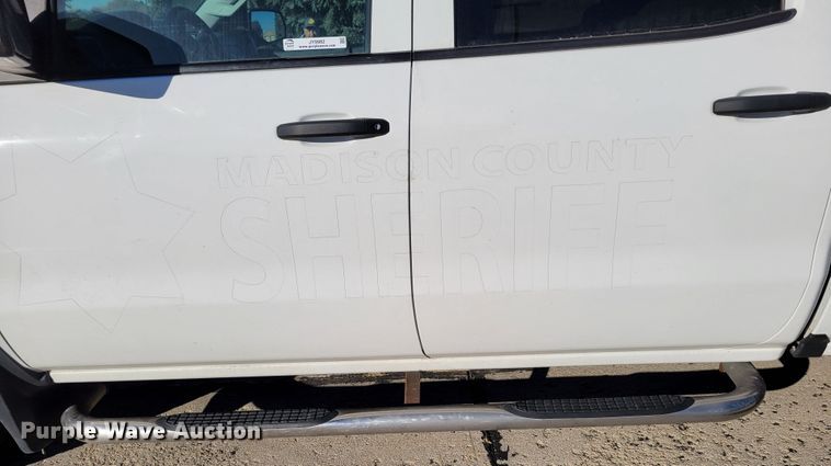 image for item JY9982 2016 Chevrolet Silverado 1500  Crew Cab pickup truck