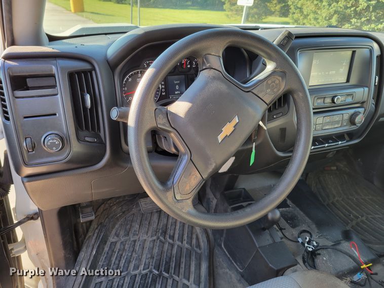 image for item JY9982 2016 Chevrolet Silverado 1500  Crew Cab pickup truck