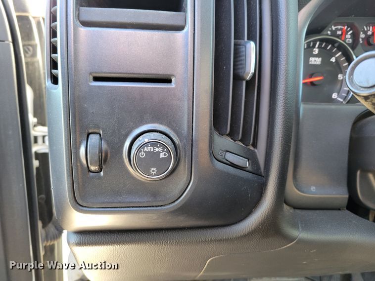 image for item JY9982 2016 Chevrolet Silverado 1500  Crew Cab pickup truck