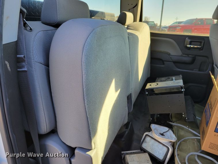 image for item JY9982 2016 Chevrolet Silverado 1500  Crew Cab pickup truck