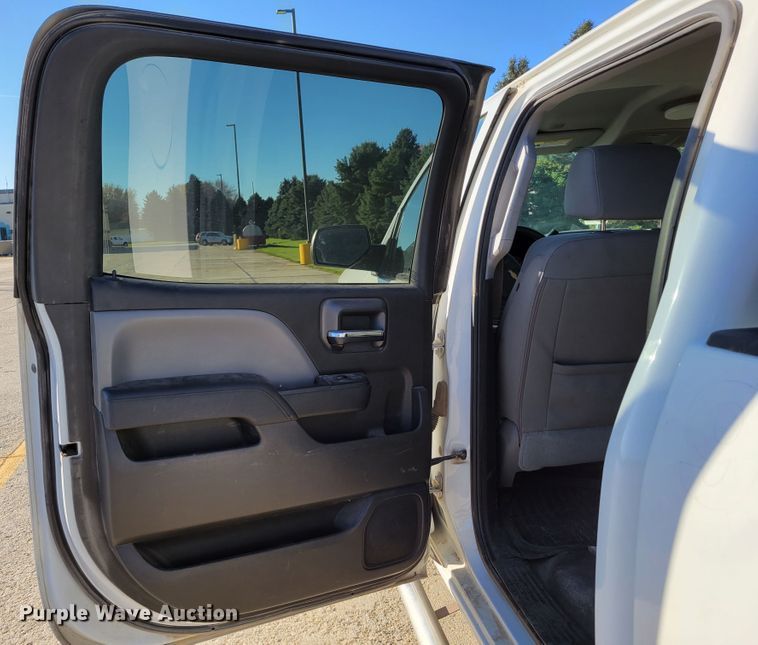 image for item JY9982 2016 Chevrolet Silverado 1500  Crew Cab pickup truck