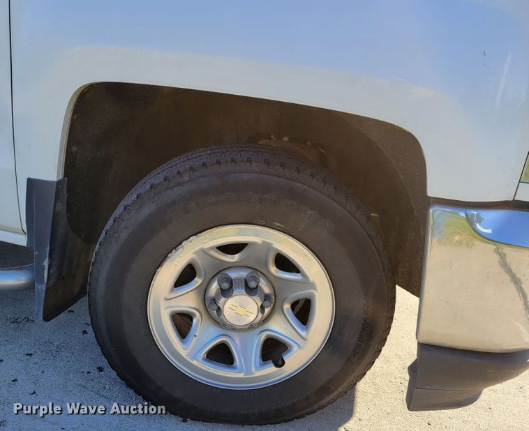 image for item JY9982 2016 Chevrolet Silverado 1500  Crew Cab pickup truck