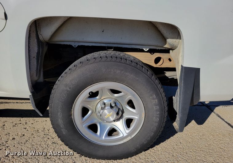 image for item JY9982 2016 Chevrolet Silverado 1500  Crew Cab pickup truck