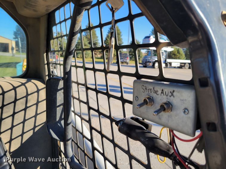 image for item JY9983 1998 Bobcat 751  skid steer loader