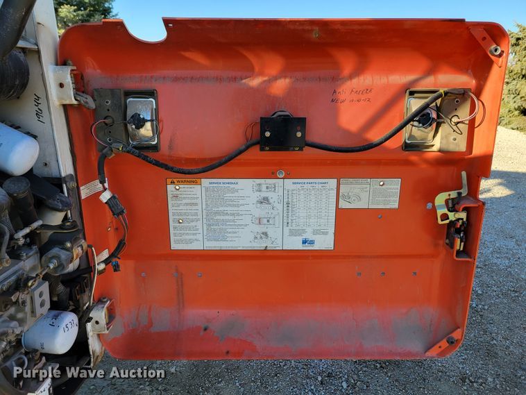 image for item JY9983 1998 Bobcat 751  skid steer loader