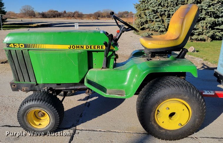 image for item JY9984 1989 John Deere 430  tractor