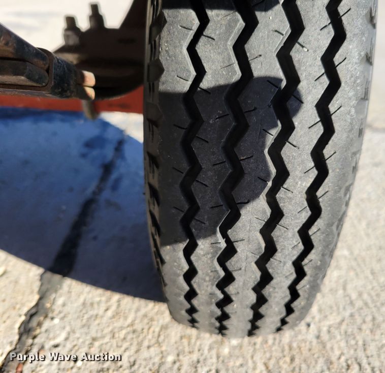 image for item JY9984 1989 John Deere 430  tractor