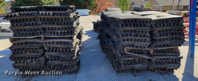 image for item JZ9009 Approximately 264 pieces of artificial playground turf