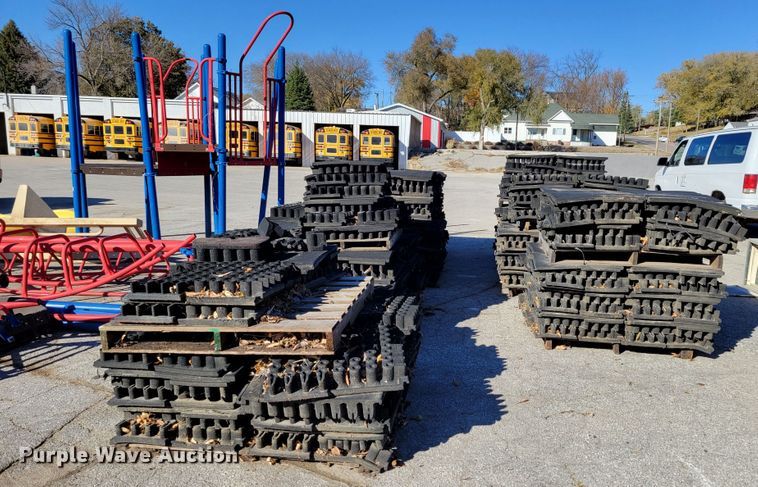 image for item JZ9009 Approximately 264 pieces of artificial playground turf