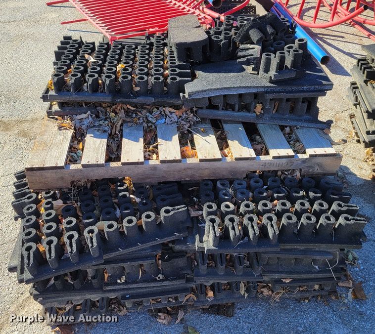 image for item JZ9009 Approximately 264 pieces of artificial playground turf