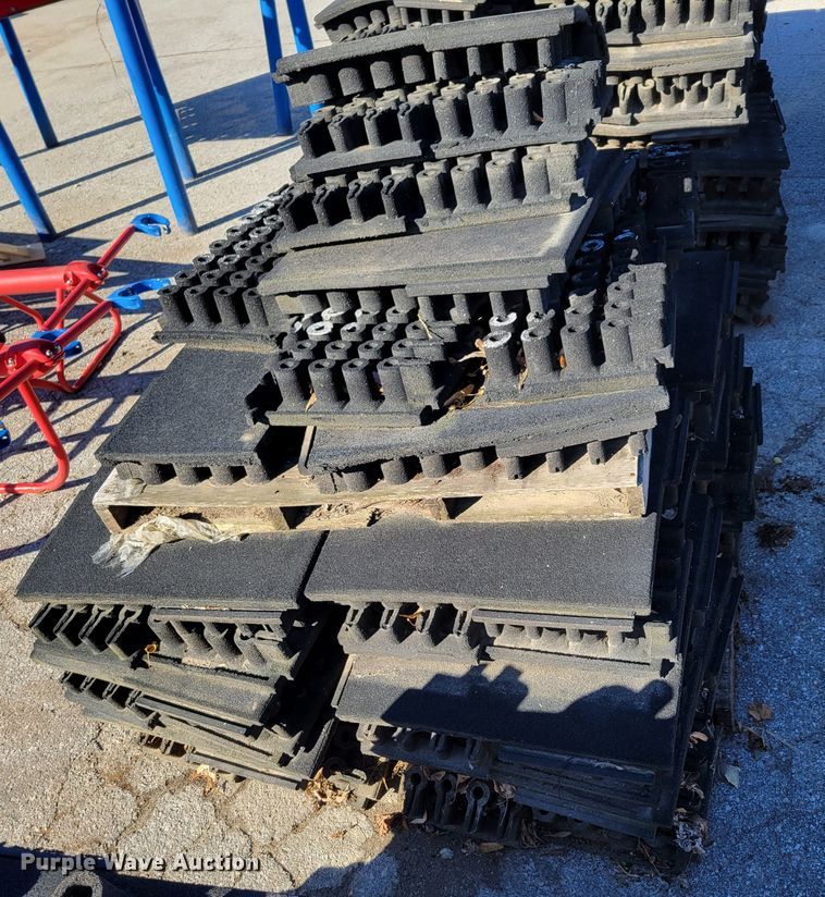 image for item JZ9009 Approximately 264 pieces of artificial playground turf