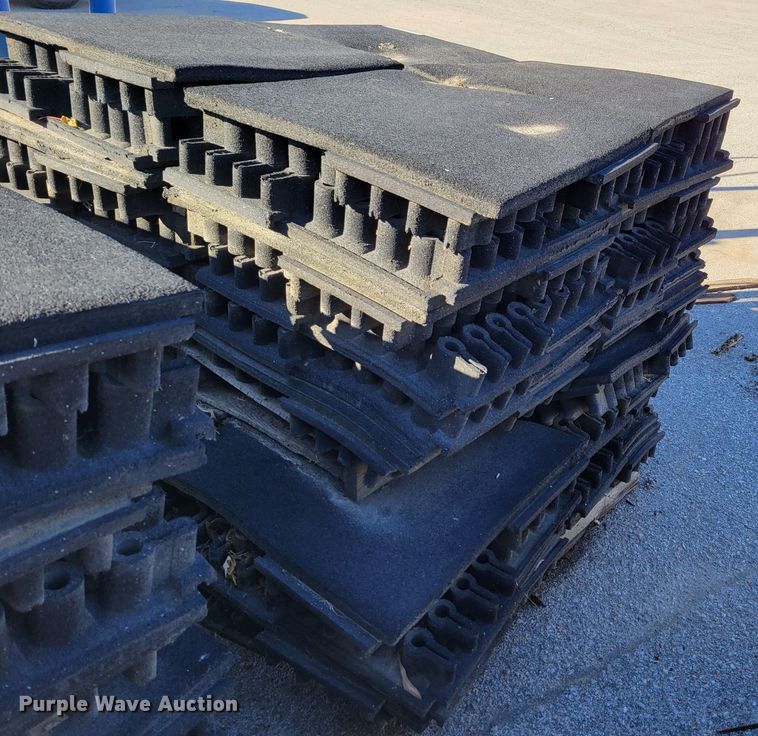 image for item JZ9009 Approximately 264 pieces of artificial playground turf