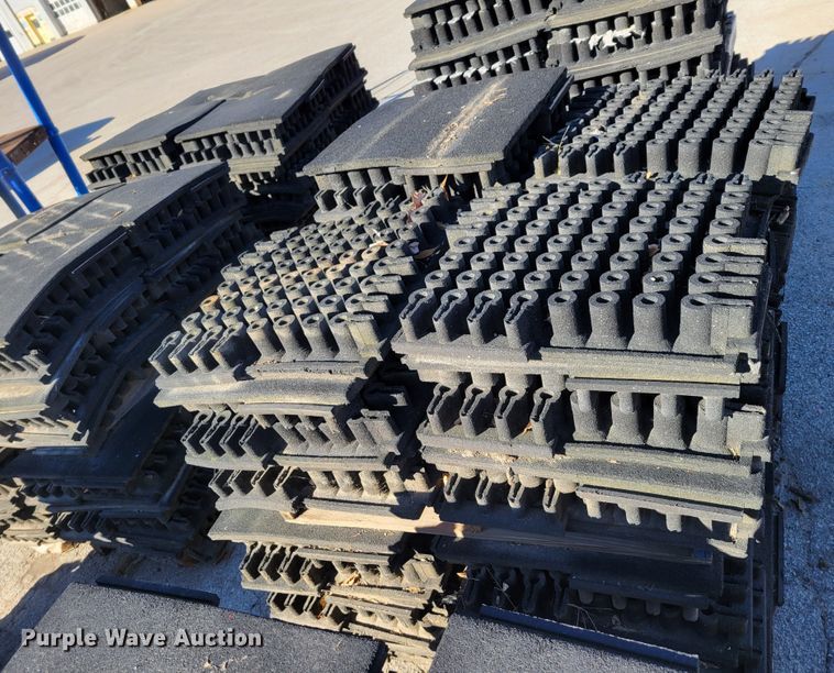 image for item JZ9009 Approximately 264 pieces of artificial playground turf