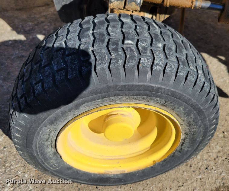 image for item JZ9011 John Deere 318  lawn mower