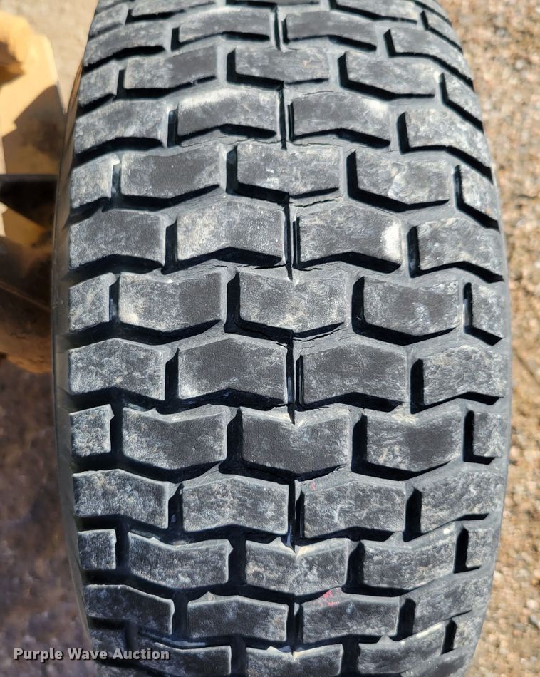 image for item JZ9011 John Deere 318  lawn mower