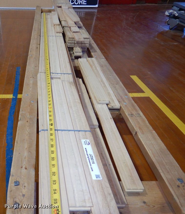 image for item JZ9016 (4) 8'L bundles of hardwood flooring