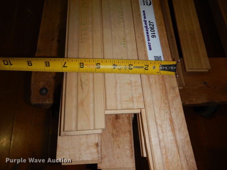 image for item JZ9016 (4) 8'L bundles of hardwood flooring