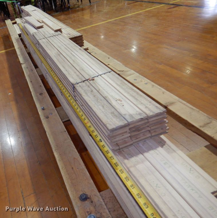 image for item JZ9016 (4) 8'L bundles of hardwood flooring