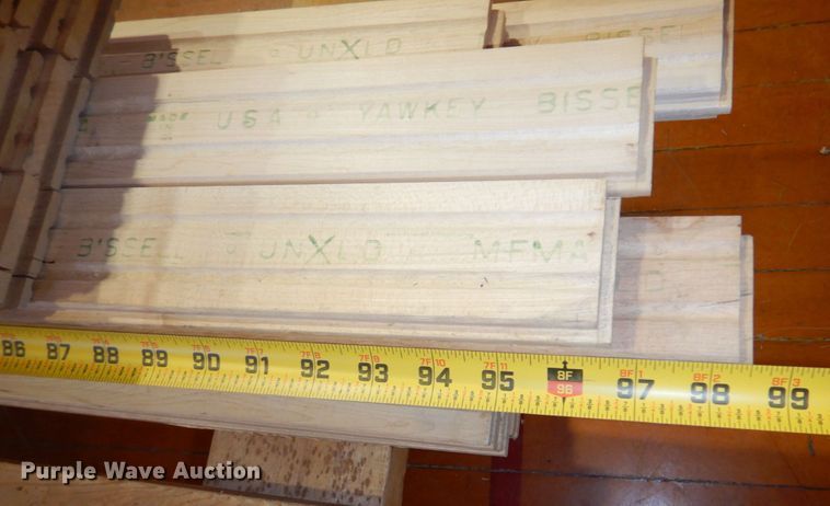 image for item JZ9016 (4) 8'L bundles of hardwood flooring