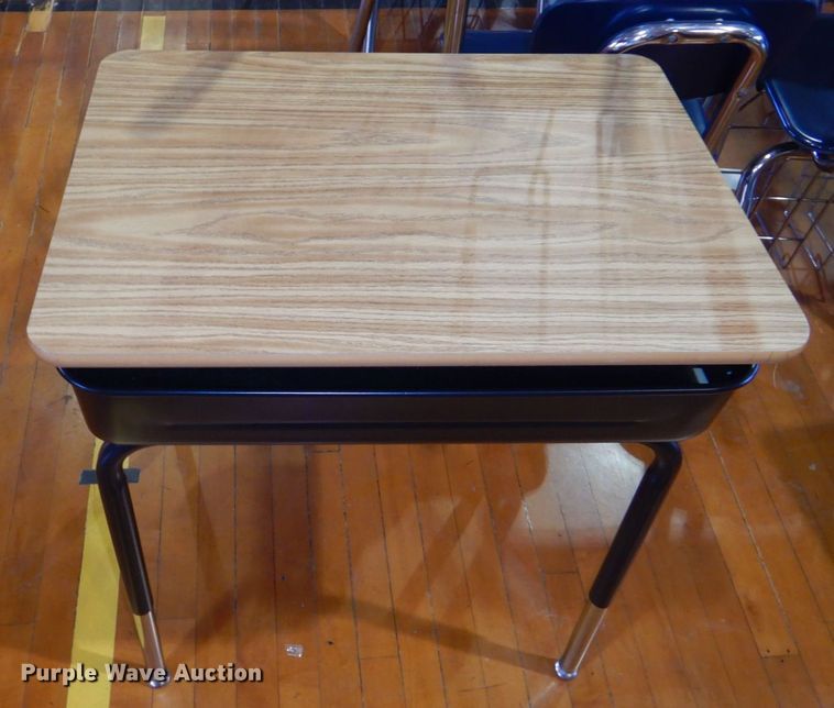 image for item JZ9020 Approximately 56 desks