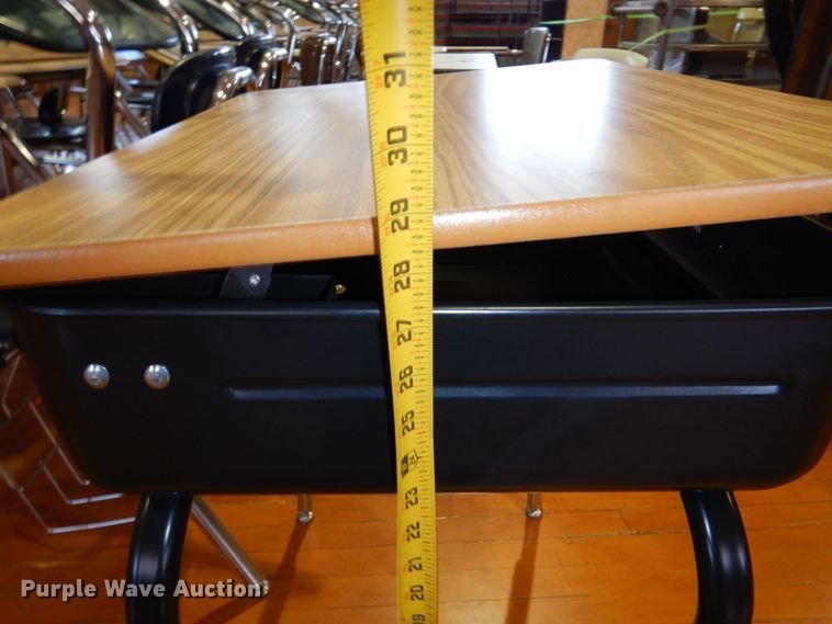 image for item JZ9020 Approximately 56 desks