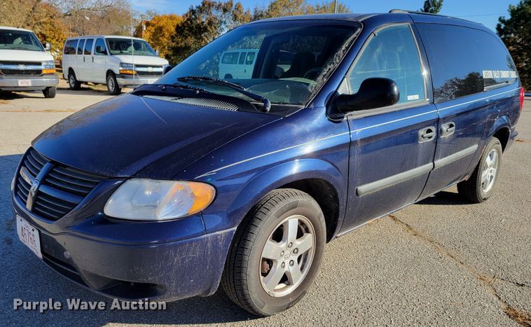 image for item JZ9027 2005 Dodge Grand Caravan  van