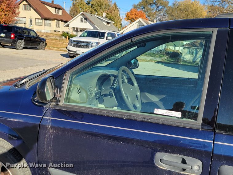 image for item JZ9027 2005 Dodge Grand Caravan  van