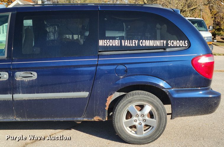image for item JZ9027 2005 Dodge Grand Caravan  van