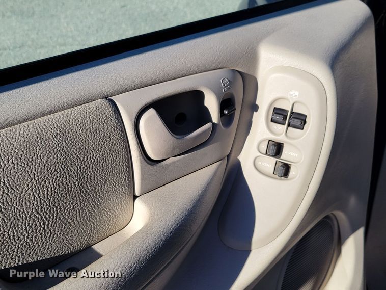 image for item JZ9027 2005 Dodge Grand Caravan  van