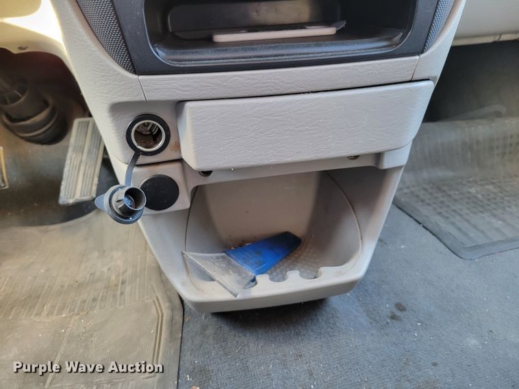 image for item JZ9027 2005 Dodge Grand Caravan  van