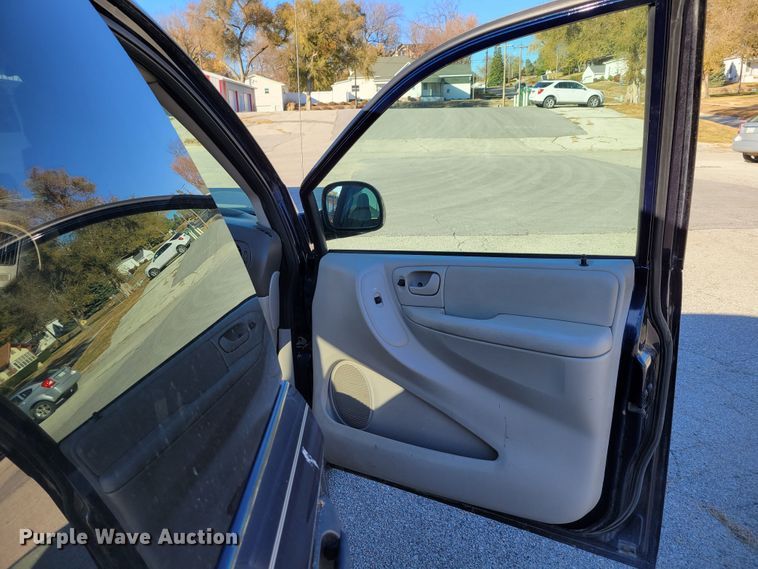 image for item JZ9027 2005 Dodge Grand Caravan  van