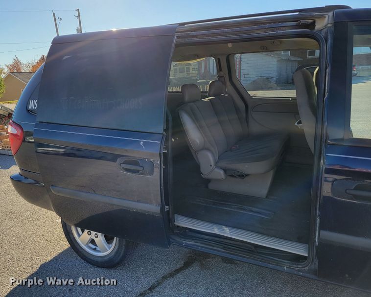 image for item JZ9027 2005 Dodge Grand Caravan  van