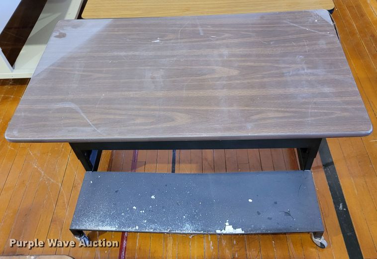 image for item JZ9028 (21) tables