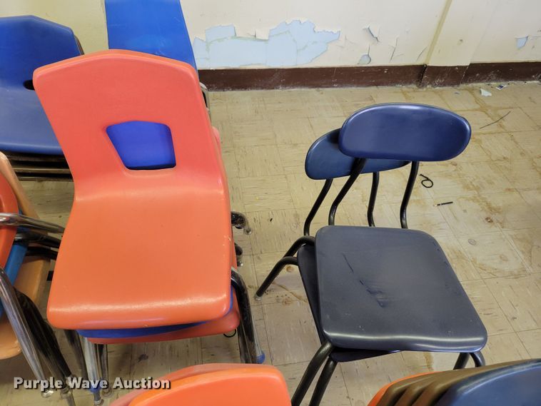 image for item JZ9040 Approximately 65 chairs