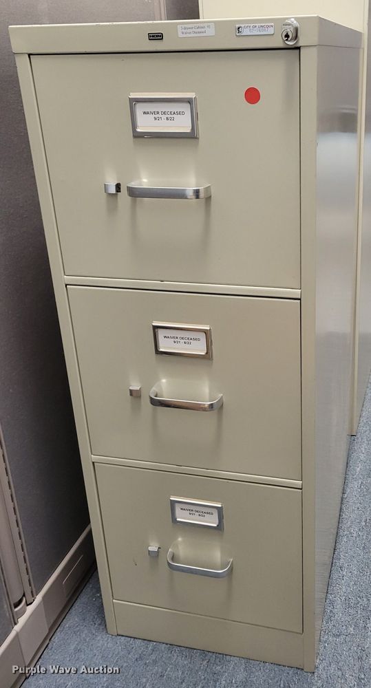 image for item JZ9074 (4) filing cabinets