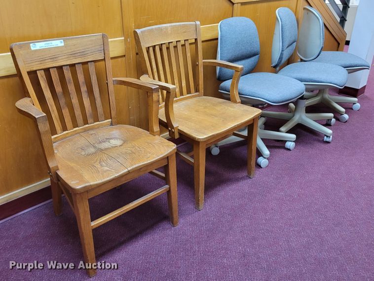 image for item JZ9076 Approximately 20 chairs
