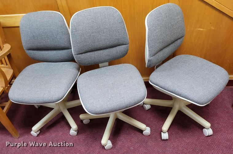 image for item JZ9076 Approximately 20 chairs