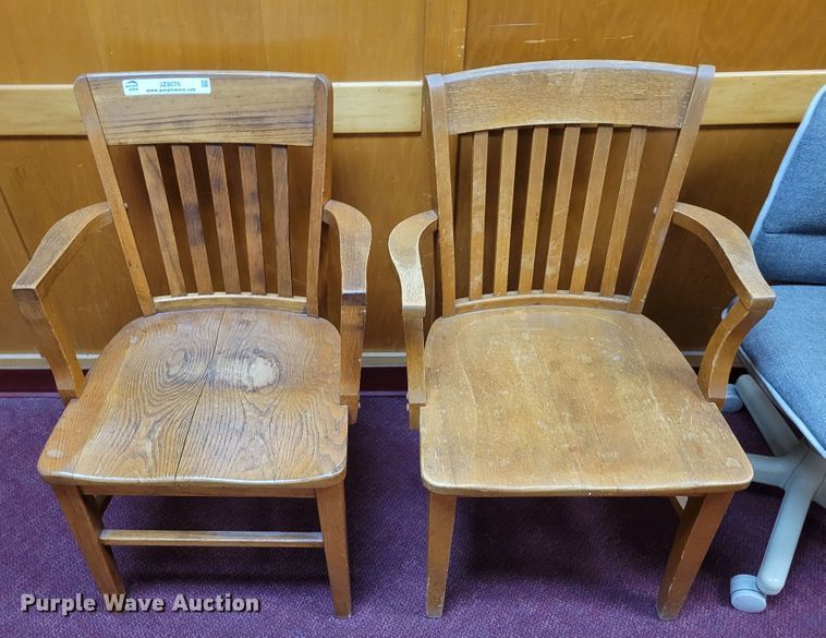 image for item JZ9076 Approximately 20 chairs