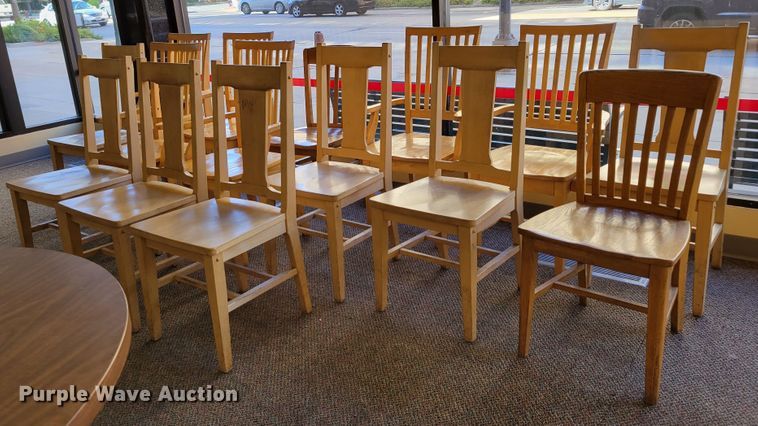 image for item JZ9076 Approximately 20 chairs