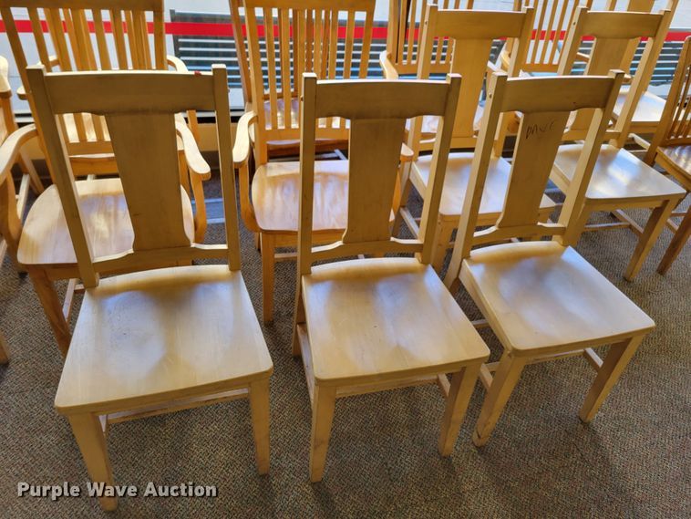 image for item JZ9076 Approximately 20 chairs
