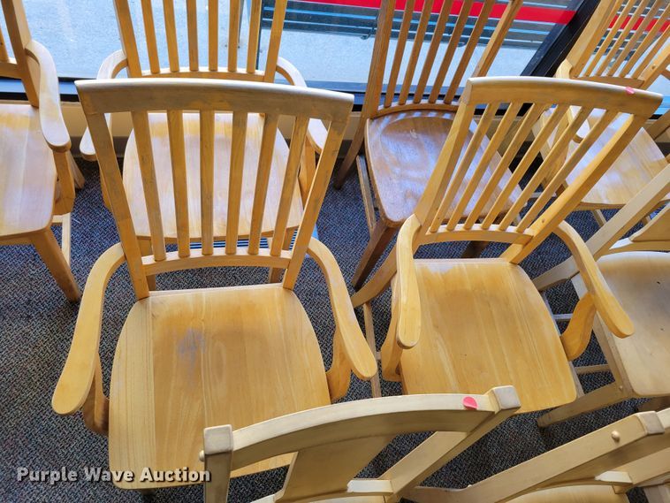 image for item JZ9076 Approximately 20 chairs