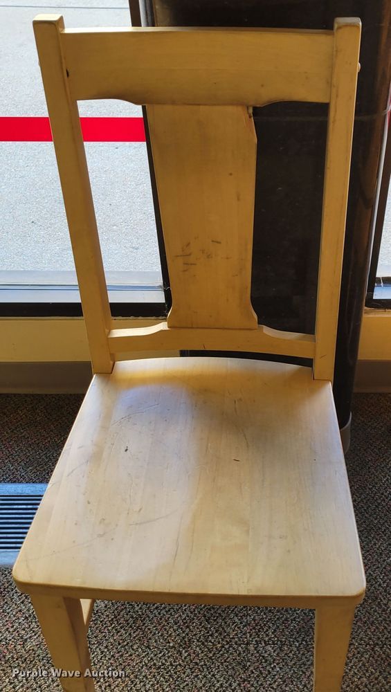 image for item JZ9076 Approximately 20 chairs