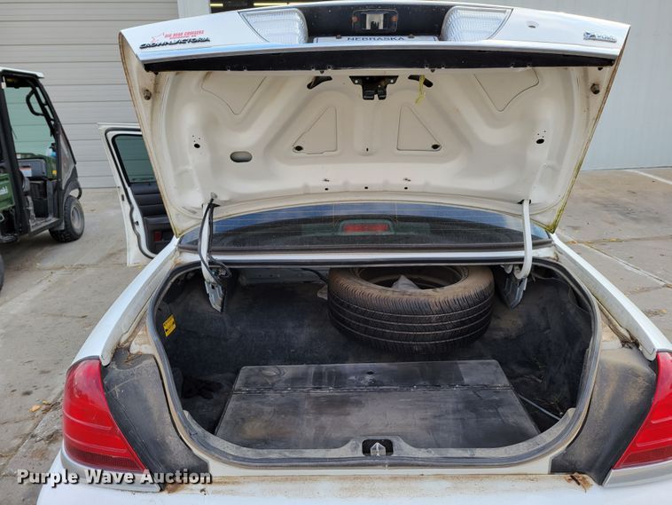 image for item JZ9091 2011 Ford Crown Victoria Police Interceptor